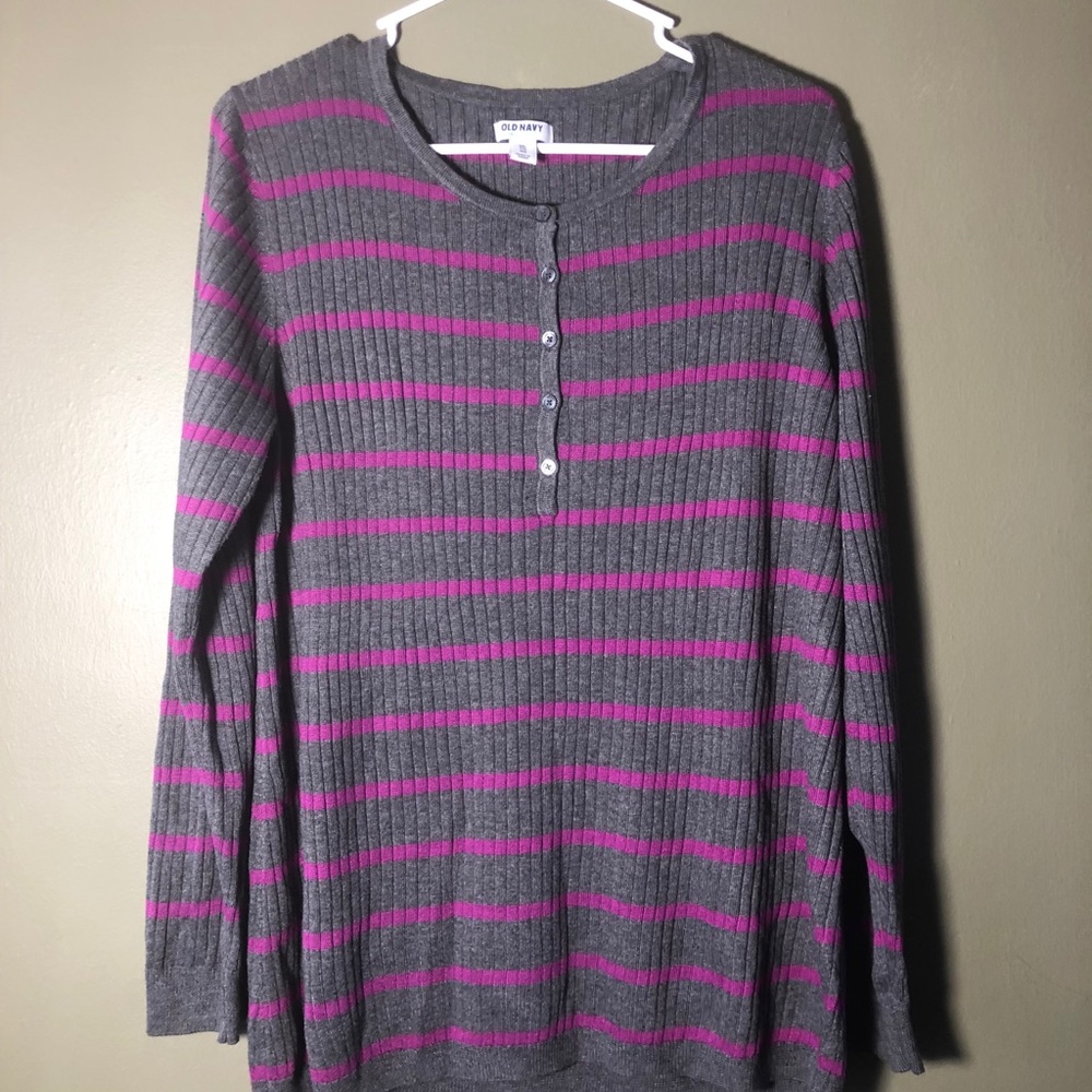 Old navy long sleeve shirt